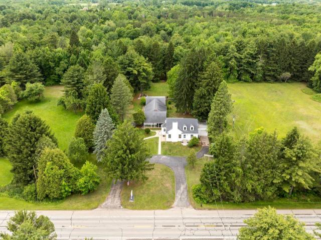4484 Lakeshore Road