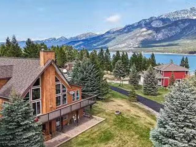 4484 Spruce Bay, Fairmont Hot Springs, BC, V0B 1L2 house for.