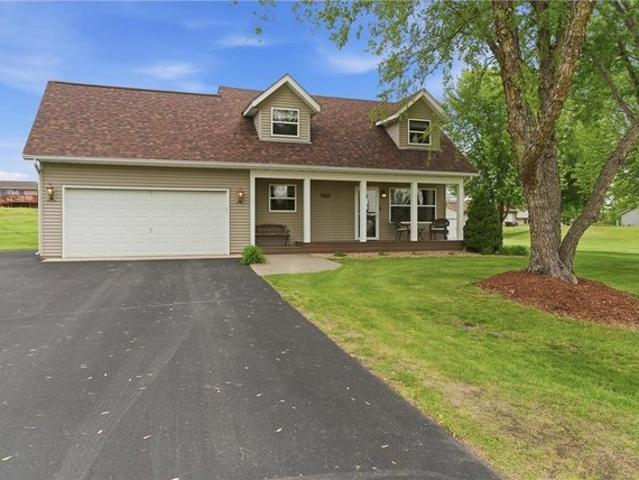 4488 Roberds Lake Trl, Faribault, MN 55021