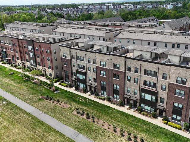 44824 Tiverton Square