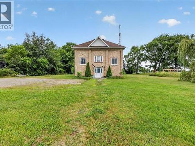 4490 Churchill Line, Plympton Wyoming, ON, N0N 1R0 house for sale | Listing ID 26017 | Royal LePage