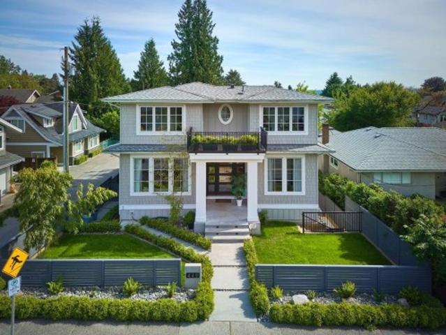 449 15Th Street E, North Vancouver, BC, V7L 2R9 house for sale | Listing ID R3130 | Royal LePage