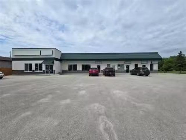 449 Main Street, Ile Des Chenes, MB, R0A 0T0 commercial for.
