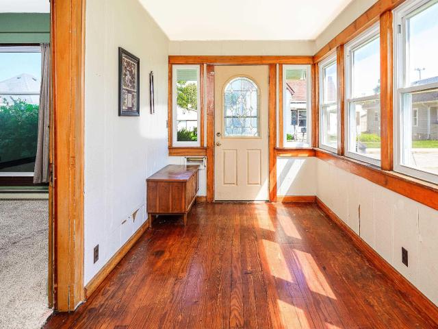449 N 7th St Common