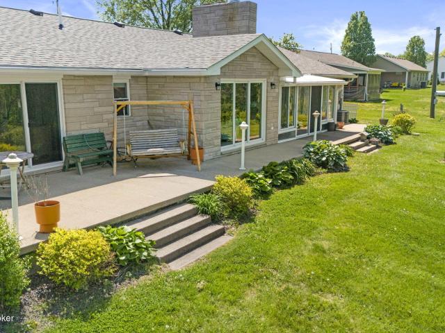 449 Riverview Dr