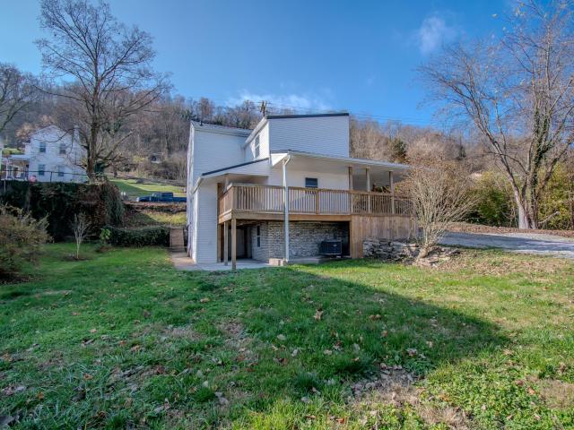 449 W 2nd Street