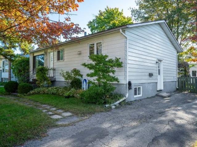44 48E Avenue E. Blainville, QC, J7C 1M3 house for sale | Listing ID 11084 | Royal LePage