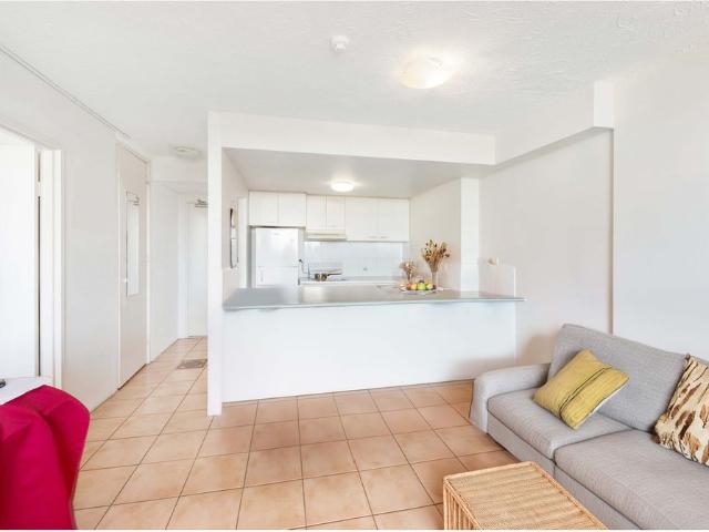 44 / 11 Fairway Drive