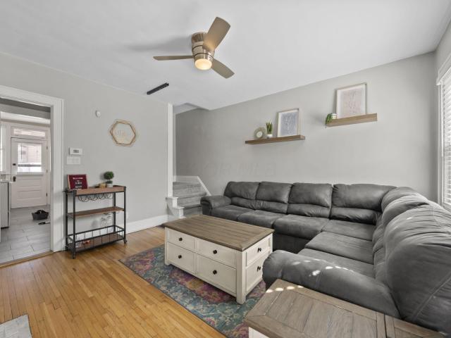 44 W Kossuth Street