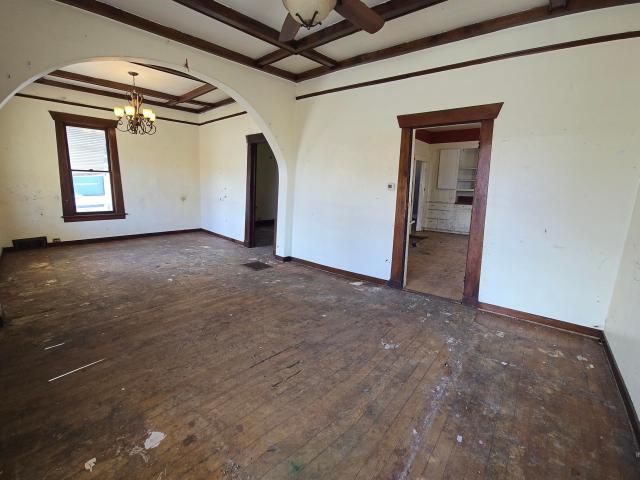 44 W Liberty