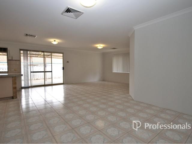 44 Wakefield CrescentAustralind WA 6233, Australia