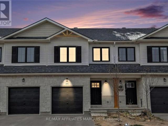 44 Whitcomb Crescent, Smiths Falls, ON, K7A 0C0 house for sale | Listing ID X13751 | Royal LePage