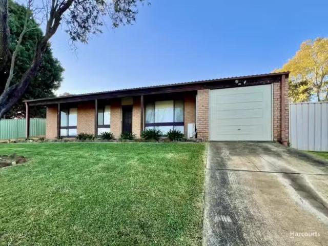 44 Woodcourt Street, Ambarvale House for rent Listed by Campb.