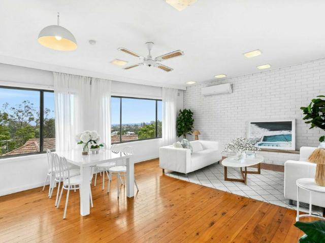 44 Woorarra Ave, North Narrabeen NSW, Belconnen