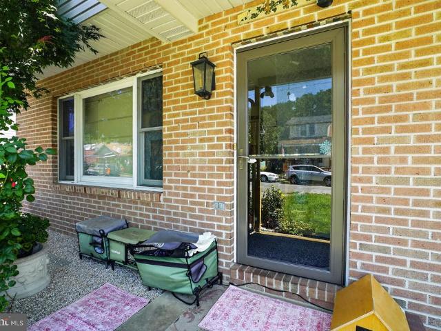 44 Aldine Avenue