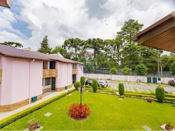 44 Área Útil Sobrado Alugar, 1 Dormitórios localizado em Vista Alegre, Curitiba, Paraná, 80820630 | Brasil