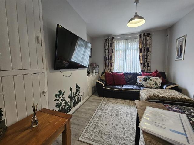 44 Beechmount Parade, Falls Road