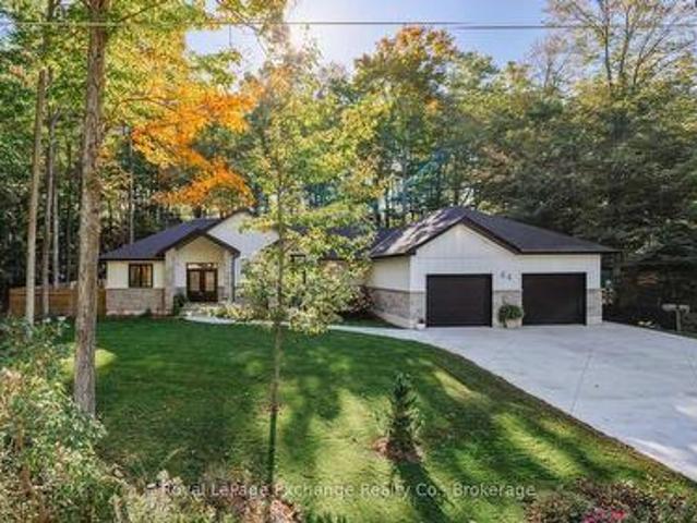 44 Blairs Trail, Huron Kinloss, ON, N2Z 0B3 Luxury House for sale | Listing ID X13745 | Royal LePage Carriage Trade Luxury Properties
