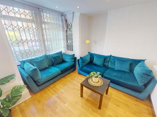 44 Burford Road, Nottingham 5 bed semi detached house to rent £3,228 pcm £745 pw