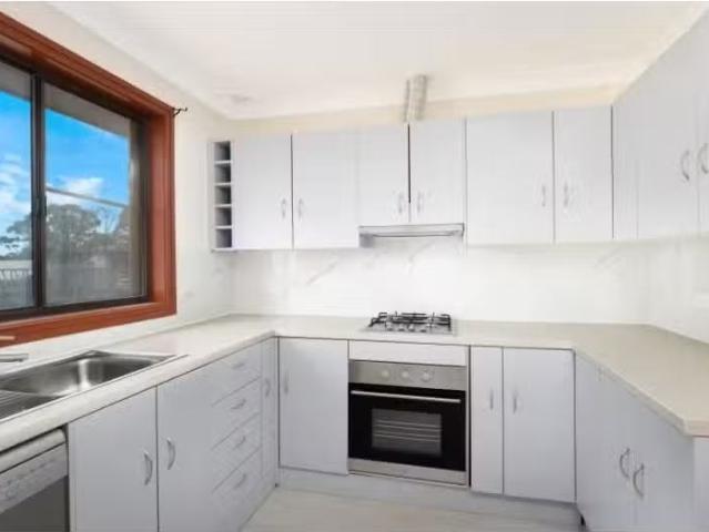 44 Cherry Tree Close, MOSS VALE House for rent Listed by Matt.