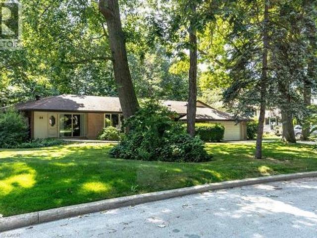 44 Colquhoun Crescent, Hamilton, ON, L9C 4W8 house for sale | Listing ID 40851 | Royal LePage