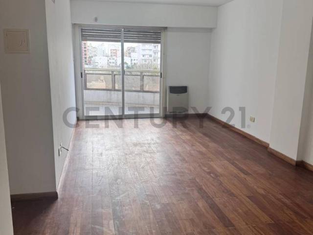 44 ENTRE 16 Y 17 DEPARTAMENTO EN ALQUILER