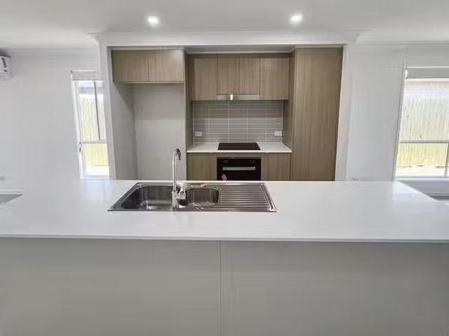 44 Flame Tree Road, Cotswold Hills, QLD 4350