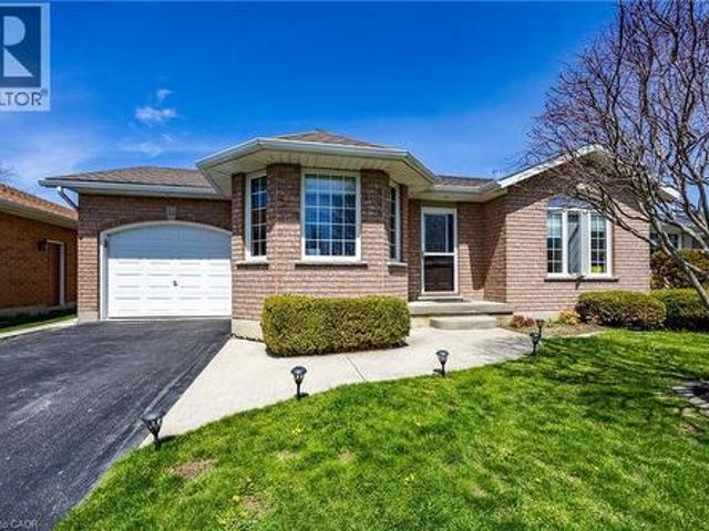 44 Geoffery Road, Port Dover, ON, N0A 1N4 house for sale | Listing ID 40855 | Royal LePage