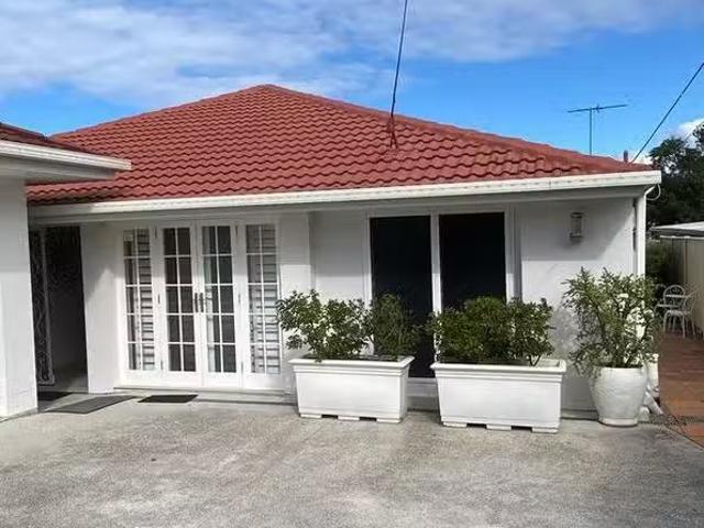 44 Glenora Street, WYNNUM, QLD 4178 House for Rent
