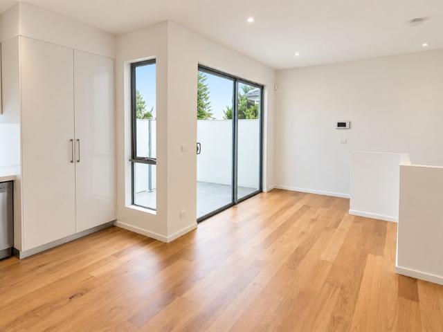 4/4 Hamilton Street