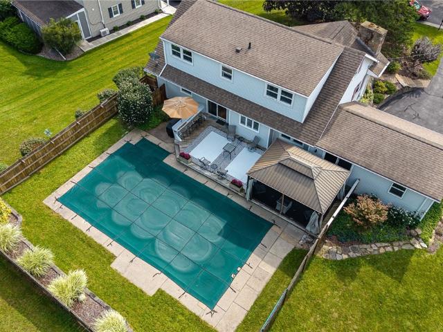 44 Hillcrest Dr