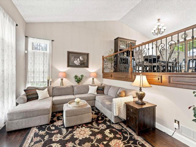 44 Hollybrook Drive