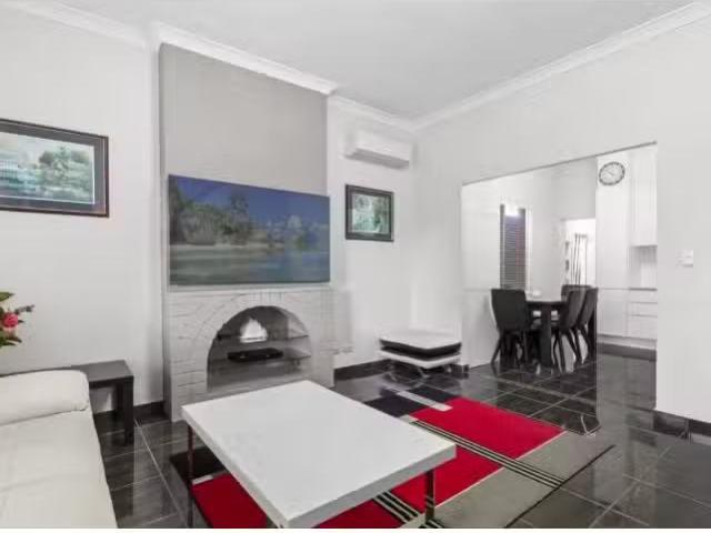 44 King Street, Eastlakes House for rent Listed by Emine Domb.