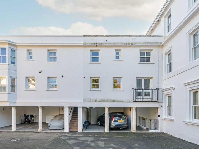 44 Kingston Hill Place, London, KT2 7QY, United Kingdom | 2 bed apartment for rent #138850043 | Rentberry
