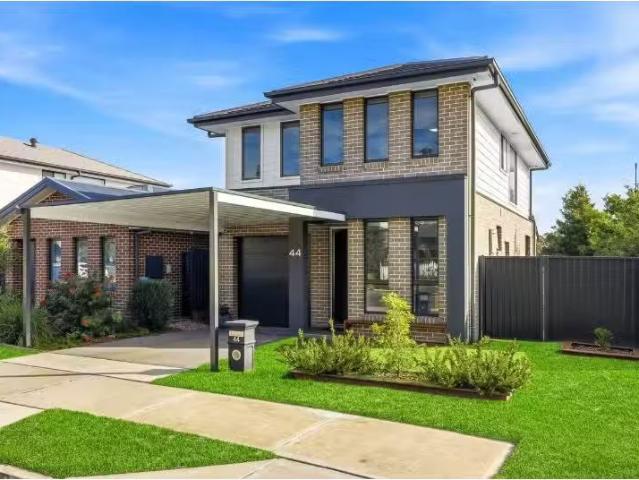 44 Kirsh Street, WERRINGTON House for rent Listed by Zoe Bera.