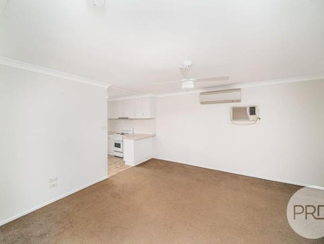 4/4 Langdon Avenue, Wagga Wagga NSW 2650