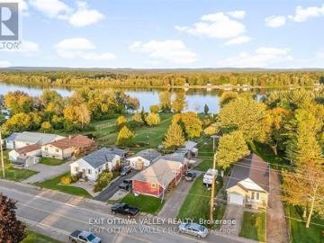 44 Lacroix Bay Road, Whitewater Region, ON, K0J 2L0 house for sale | Listing ID X12889 | Royal LePage