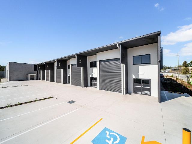 4/4 Lenco Crescent, Landsborough, QLD 4550