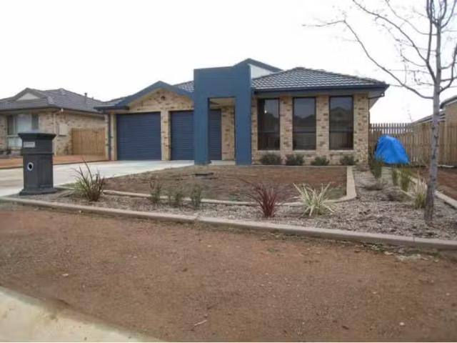 44 Mary Kitson Street, WATSON House for rent Listed by Rachae.
