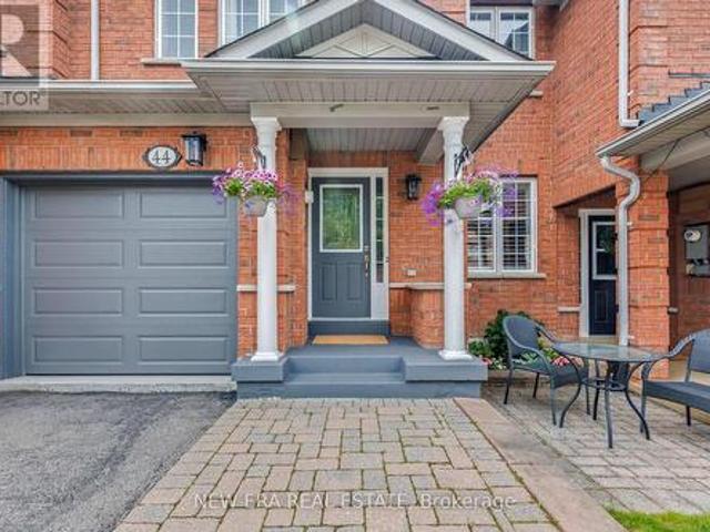 44 Millcliff Circle, Aurora, ON, L4G 7N7 house for sale | Listing ID N13436 | Royal LePage