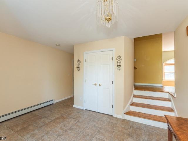 44 Molinari Dr