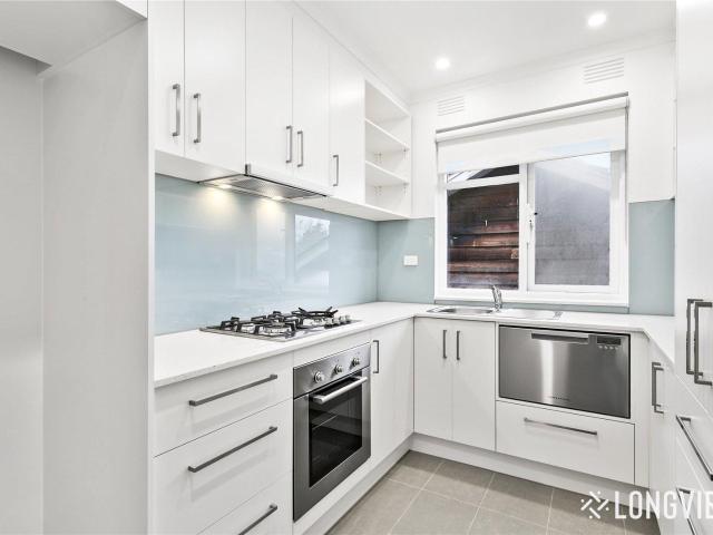 4/4 payne street, glen iris, vic, 3146