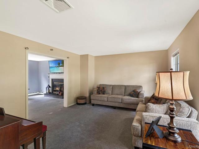 44 Ramblewood Drive