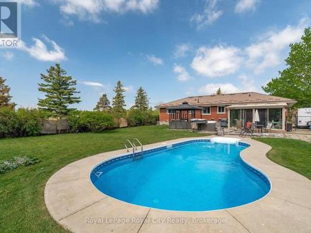 44 Ridgeway Avenue, Guelph Pineridge/Westminster Woods, ON, N1L 1G8 house for sale | Listing ID X13162 | Royal LePage