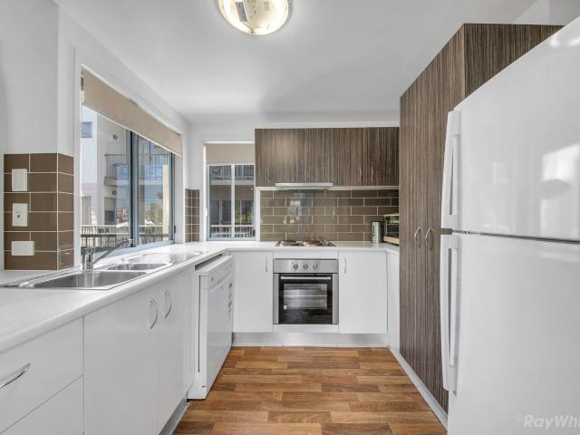 4/4 Rossella Street West Gladstone, QLD 4680
