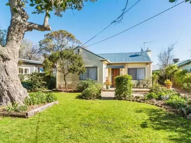 44 Rosslyn Avenue, Seaford, VIC 3198 House for Rent