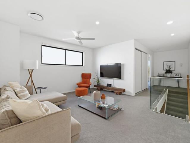 44 Spitfire Banks Drive, Pelican Waters