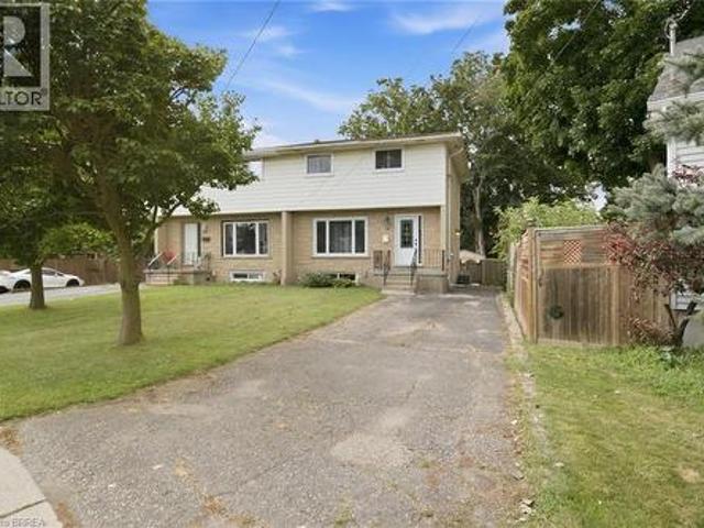 44 Stanley Street, Brantford, ON, N3S 7K8 house for sale | Listing ID 40855 | Royal LePage