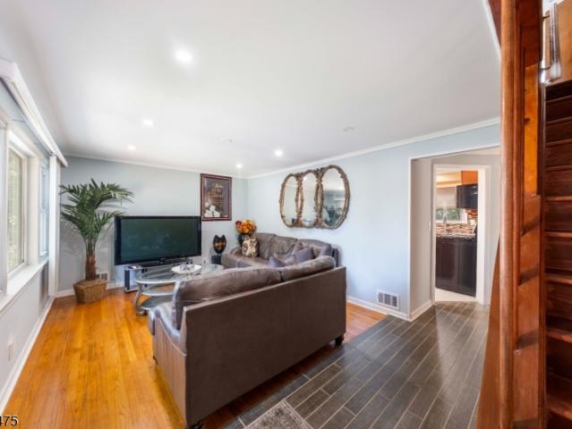 44 Sunnyside Rd