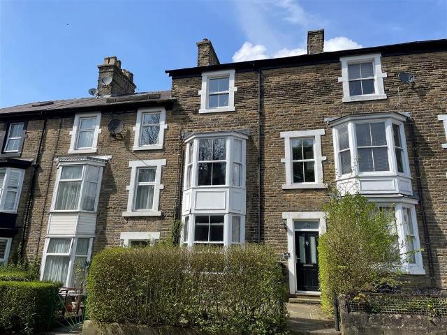 44A Bath Road Buxton Derbyshire 1 bed apartment to rent £875 pcm £202 pw